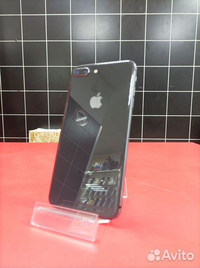 iPhone 8 Plus, 64 ГБ