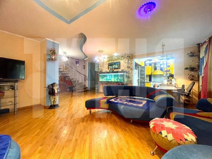 5-к. квартира, 220 м², 2/2 эт.