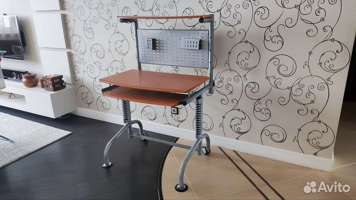 Стол компьютерный, трансформер, лёгкий металл