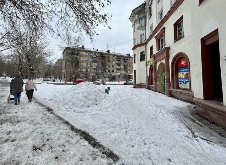 Продам торговое помещение, 570 м²