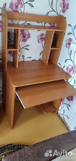 Компьютерный стол