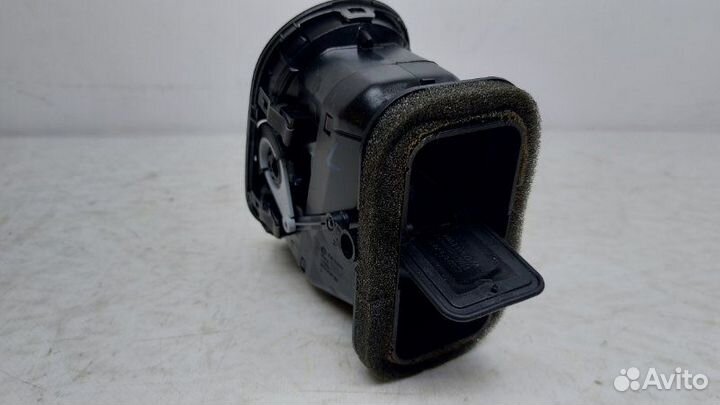 Дефлектор левый Volkswagen Tiguan 2.0 2011