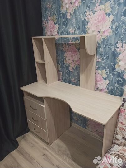 Компьютерный стол, письменный стол