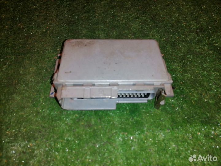 Блок управления ABS 27520-FA030 Subaru Impreza GF8