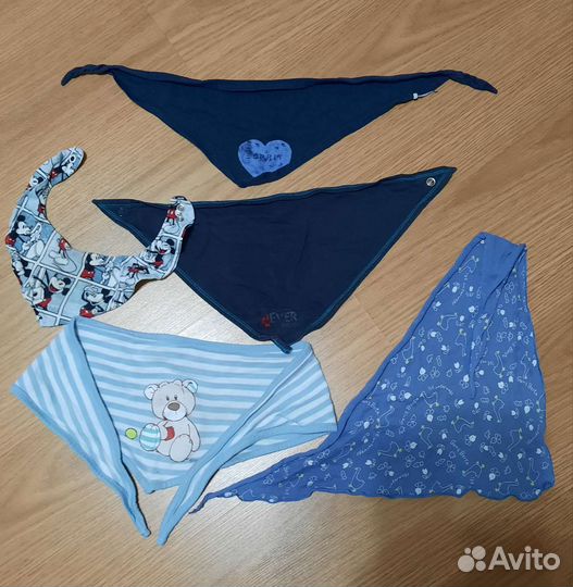 Слюнявчики, нагрудники для малыша