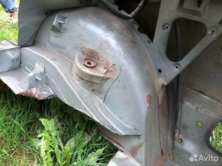 Задние крылья W124 седан Е320