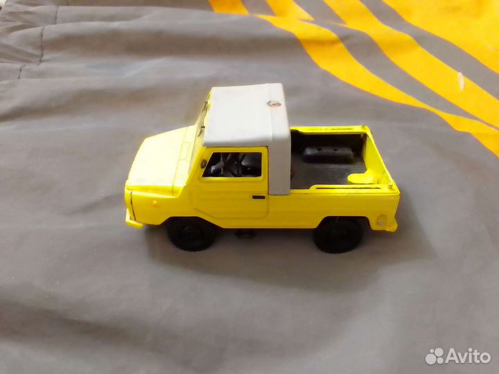 Луаз модель.1:43. Китай