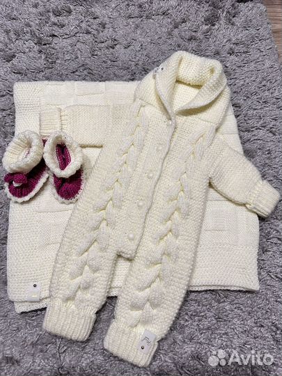 Вязаный комплект ручной работы