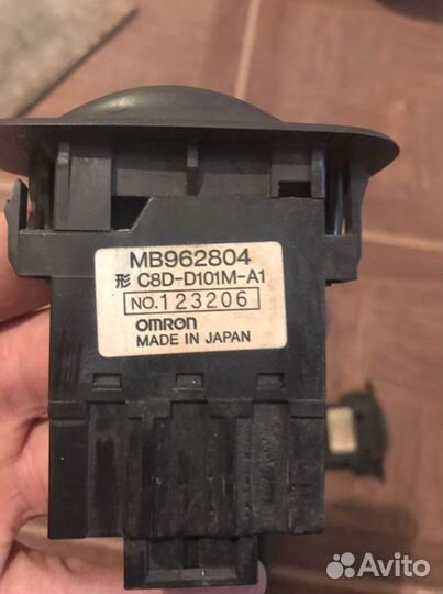 Кнопки стеклоподъемников Mitsubishi