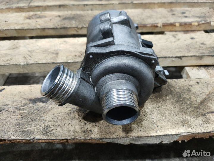 Помпа Bmw 5 E61 N52B25 2008