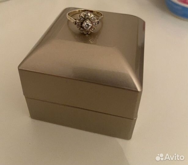 Старозаводское бриллиантовое кольцо