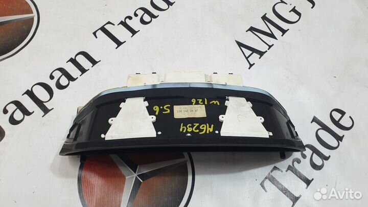 Приборная панель на Mercedes-Benz W126 5.6