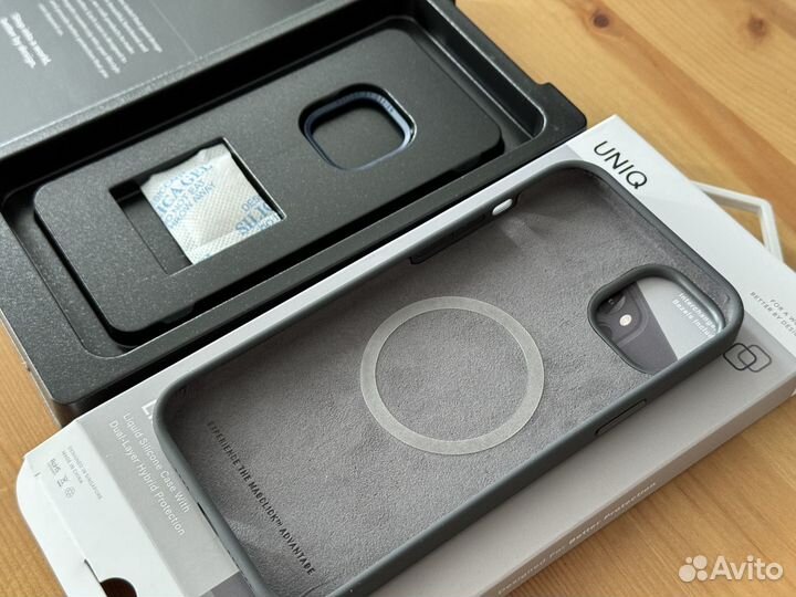 Чехол силиконовый Uniq для iPhone 14 Plus