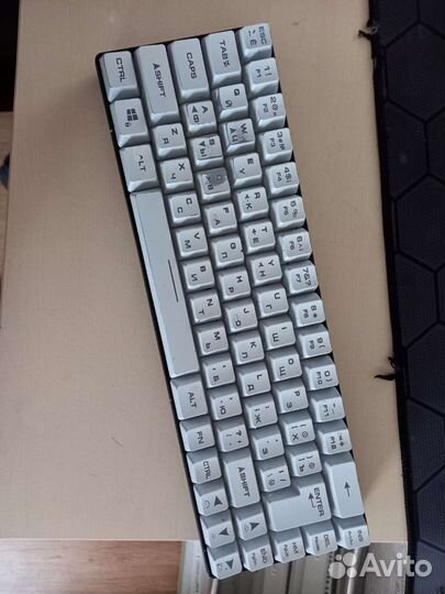 Игровая клавиатура и мышь