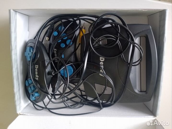 Игровая приставка dendy