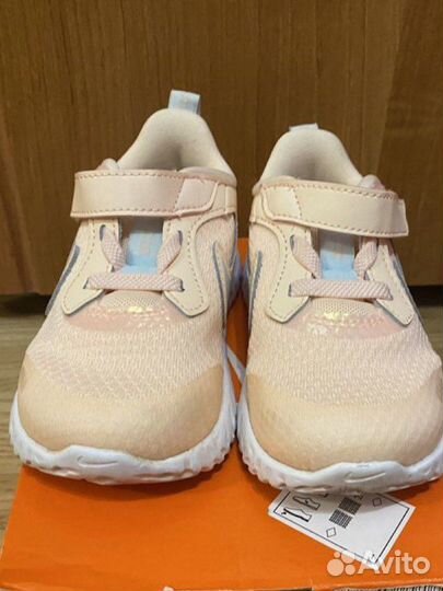 Кроссовки для девочки
