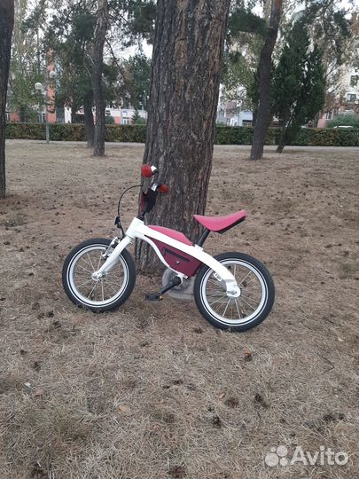 Велосипед BMW KidsBike