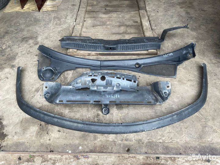 Жабо Рено Лагуна 2