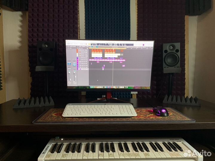 Продам студийные мониторы Yamaha MSP3A + стойки