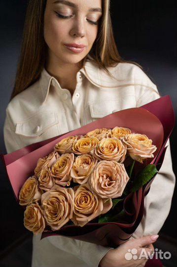 Монобукет с эквадорскими розами цвета капучино