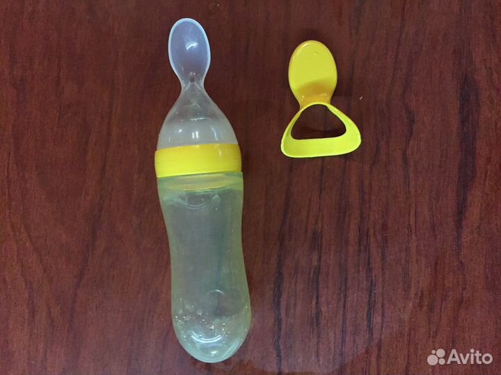 Бутылочка с ложкой для кормления каш и пюре