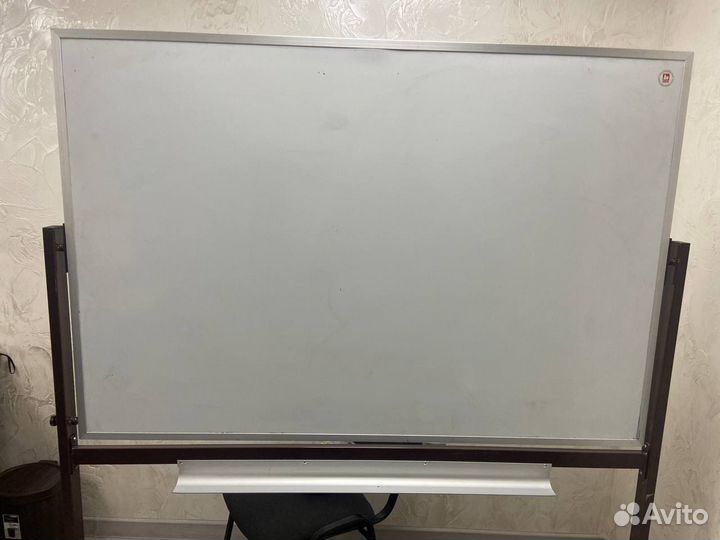 Маркерная доска на ножках