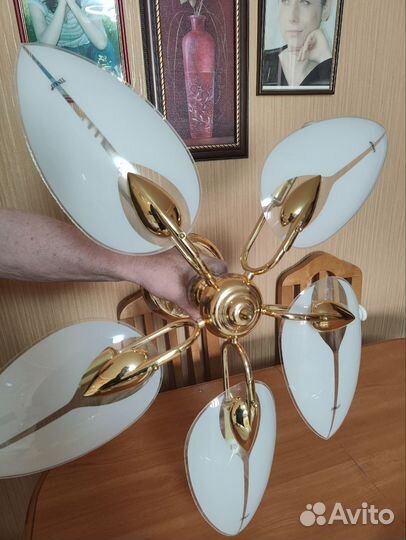 Люстра лепестки