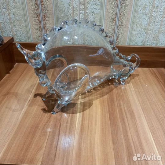 Бык из хрусталя