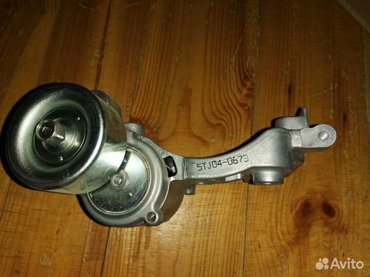 Ролики натяжения приводного ремня в сборе с ремнем