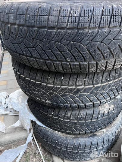 Goodyear UltraGrip Ice 235/60 R18 107T