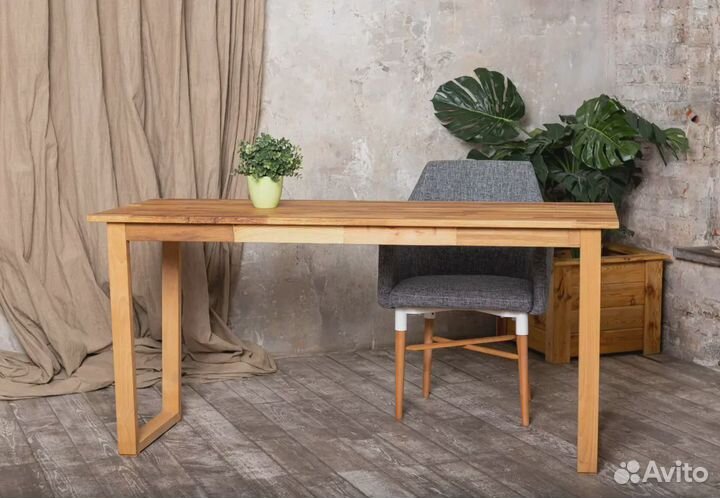 Стол обеденный