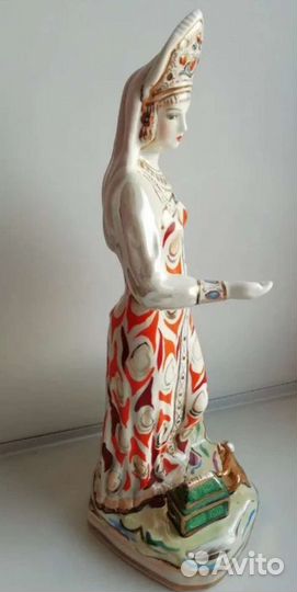 Статуэтка Хозяйка медной горы, фарфор, СССР