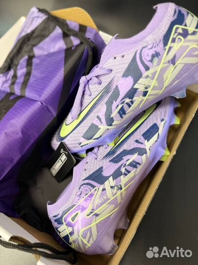 Футбольные бутсы nike