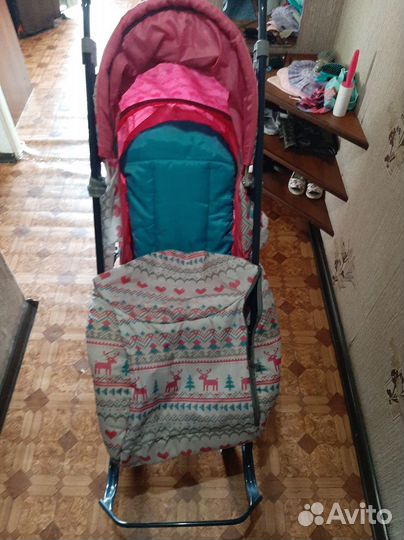 Коляска на колёсах детская