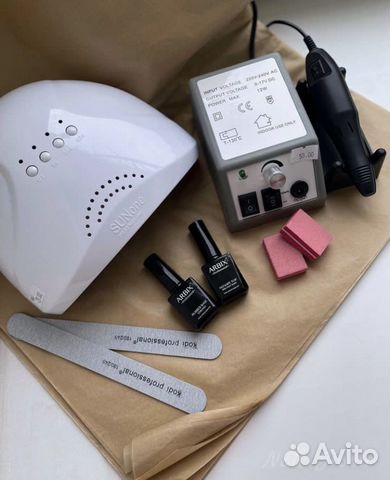 Набор для маникюра с аппаратом и лампой