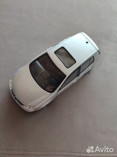 Игрушечная машинка volkswagen металл