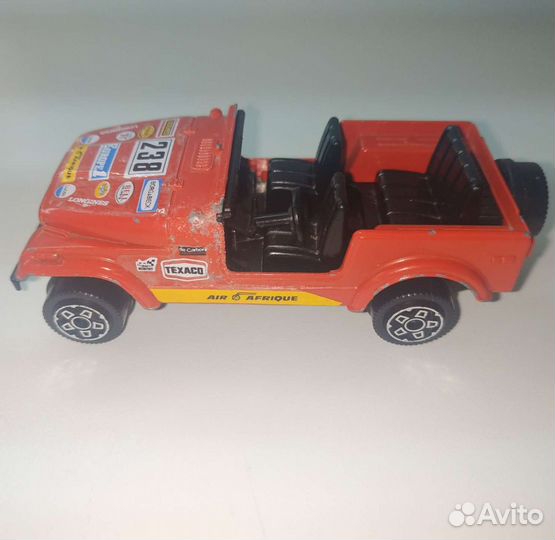 Модель Jeep Cj7 - Bburago 1:43