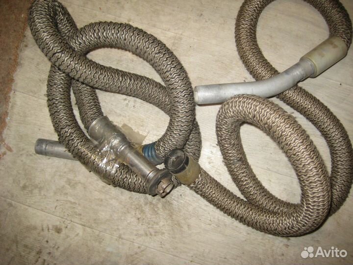 Шланги, щетки, трубы от пылесосов