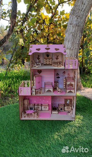 Кукольный домик с мебелью