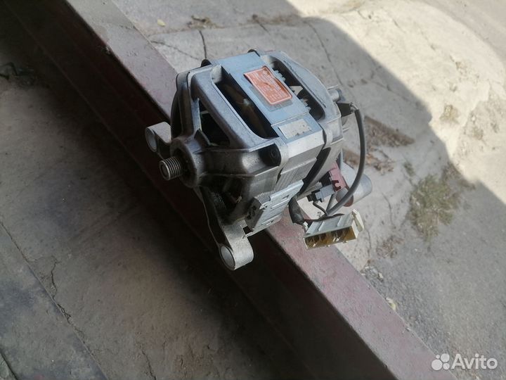 Двигататель стиральной машины