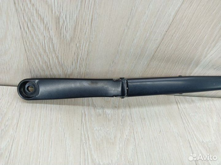 Поводок стеклоочистителя правый Hyundai Ix35