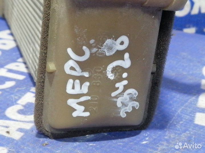 Радиатор печки Mercedes-Benz W210 седан 2001