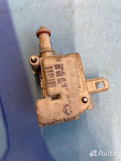 Активатор замка багажника 3B0810773B