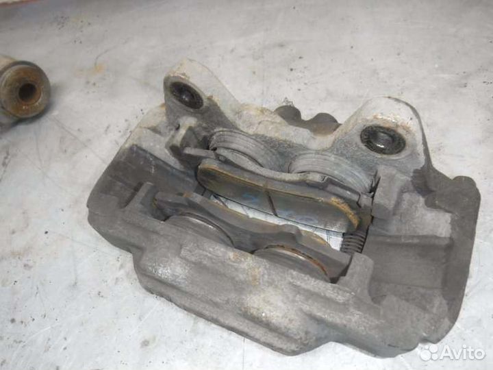 Суппорт передний правый Toyota Lc Prado 120 1GR