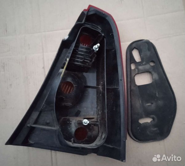 Фонарь задний Renault Logan 1