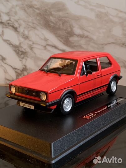 Модель Volkswagen Golf GTI 1979 Burago