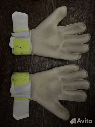 Вратарские перчатки Антона Шунина