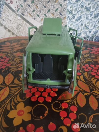 Модель автомобиля 1/24