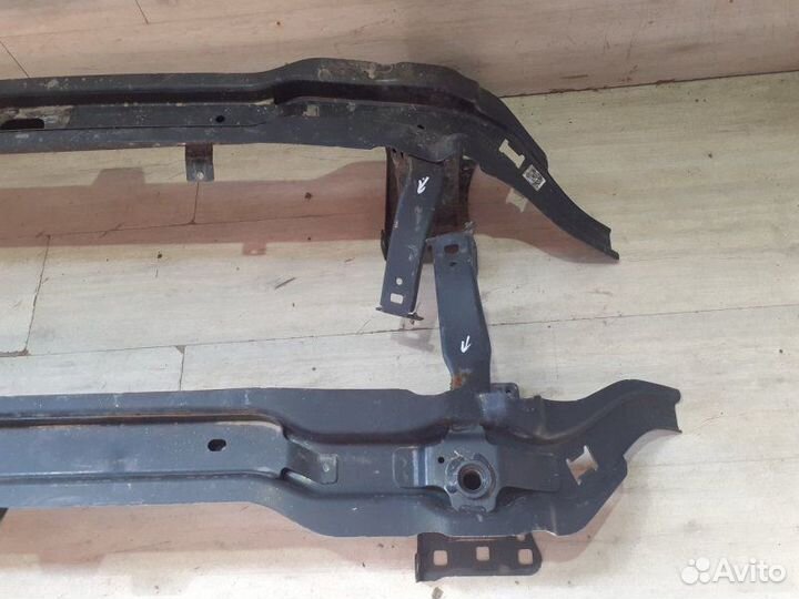 Усилитель переднего бампера Volkswagen