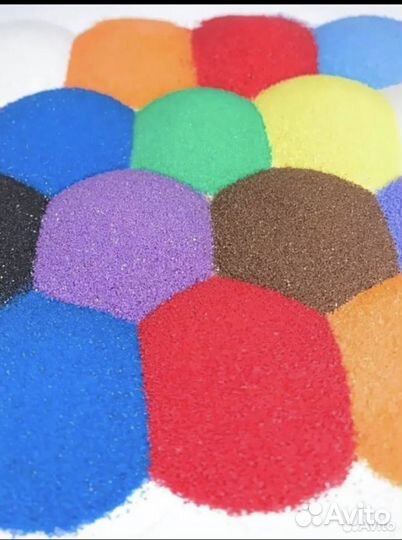 Рисование разноцветным песком